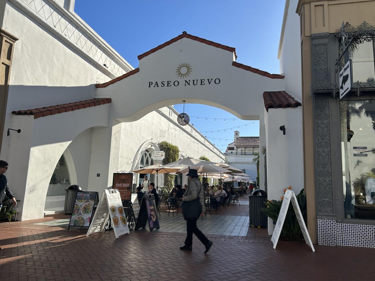 Developers are pushing for the Paseo Nuevo mall in downtown Santa Barbara to be turned into housing. Image Credit: Ethan Maday