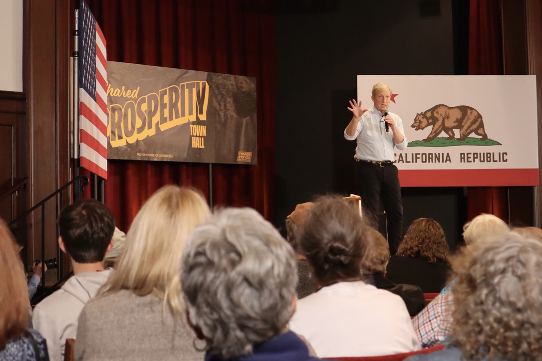 Tom Steyer speaks at Wednesday's town hall. Photo by Ethan Maday